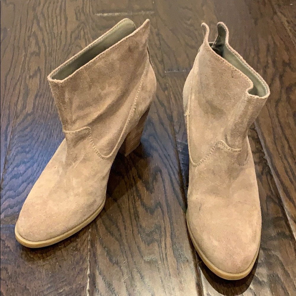 Nine West brown bootie